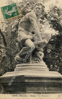 Carte postale ancienne Statue " Le Remords — Lunel (Hérault)