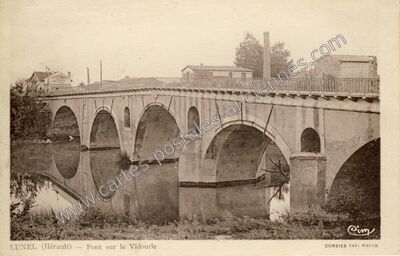 Carte postale ancienne Pont sur le Vidourle — Lunel (Hérault)