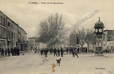 Carte postale ancienne Place de la République — Lunel (Hérault)