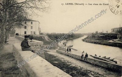 Carte postale ancienne Les rives du Canal — Lunel (Hérault)