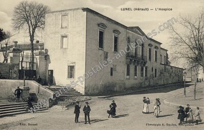 Carte postale ancienne L'Hospice — Lunel (Hérault)