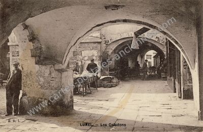 Carte postale ancienne Les Caladons — Lunel (Hérault)
