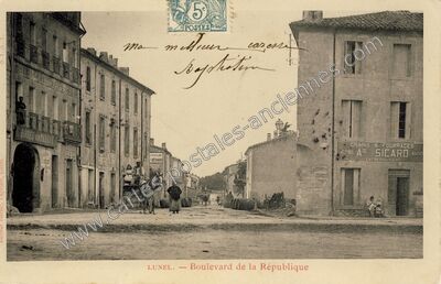 Carte postale ancienne Boulevard de la République — Lunel (Hérault)
