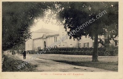 Carte postale ancienne Caserne du 16me Escadron — Lunel (Hérault)
