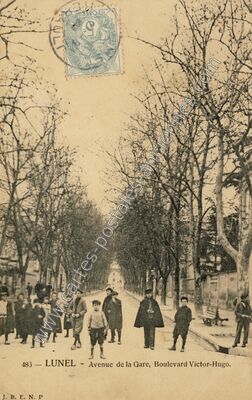 Carte postale ancienne Avenue de la Gare, Boulevard Victor-Hugo — Lunel (Hérault)