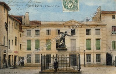 Carte postale ancienne L'Hôtel de Ville — Lunel (Hérault)
