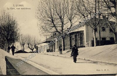 Carte postale ancienne La Gare, vue extérieure — Lunel (Hérault)