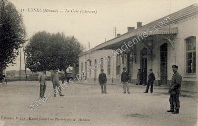Carte postale ancienne La Gare (exterieur) — Lunel (Hérault)