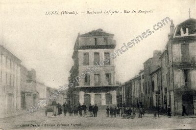 Carte postale ancienne Boulevard Lafayette - Rue des Remparts — Lunel (Hérault)