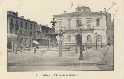 Carte postale ancienne Place de la Mairie — Mèze (Hérault)