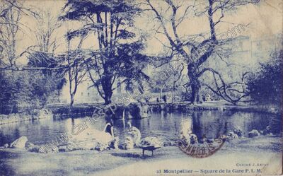 Carte postale ancienne Square de la Gare P. L. M — Montpellier (Hérault)