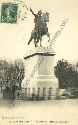 Carte postale ancienne Le Peyrou - Statue Louis XIV — Montpellier (Hérault)
