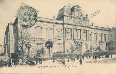 Carte postale ancienne La Prefecture — Montpellier (Hérault)