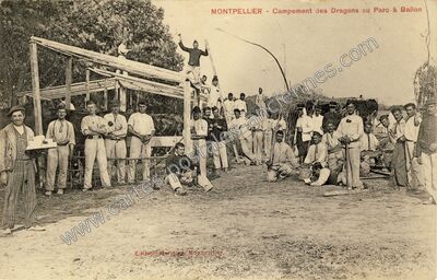 Carte postale ancienne Campement des Dragons au Parc à Ballon — Montpellier (Hérault)