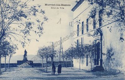 Carte postale ancienne Hôtel de Ville — Murviel-lès-Béziers (Hérault)