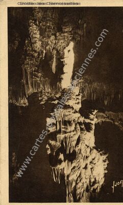 Carte postale ancienne Grotte des Demoiselles — Saint-Bauzille-de-Putois (Hérault)