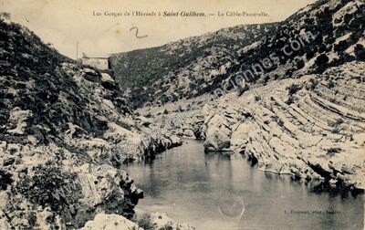 Carte postale ancienne Les Gorges de l'Hérault — Le Câble-Passerelle — Saint-Guilhem-le-Désert (Hérault)