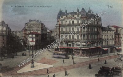 Carte postale ancienne Place de la République — Béziers (Hérault)