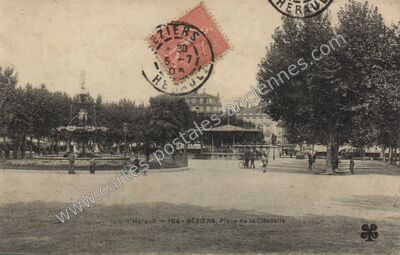 Carte postale ancienne Place de la Citadelle — Béziers (Hérault)