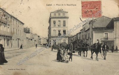 Carte postale ancienne Place de la République — Lunel (Hérault)