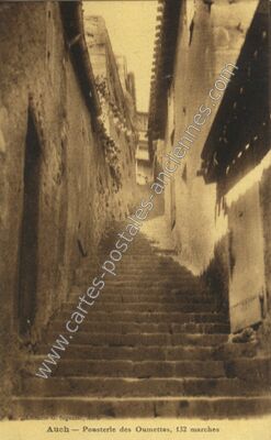 Carte postale ancienne Pousterle des Oumettes, 132 marches — Auch (Gers)