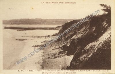 Carte postale ancienne Les hautes falaises de la Plage de l'Avant-Port et le Môle — Binic (Côtes-d'Armor)