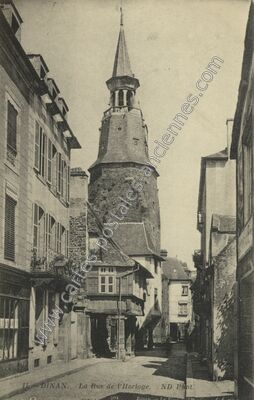 Carte postale ancienne La Rue de l'Horloge — Dinan (Côtes-d'Armor)