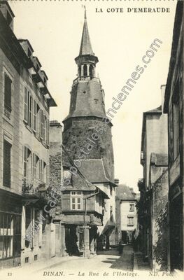 Carte postale ancienne La Rue de l'Horloge — Dinan (Côtes-d'Armor)