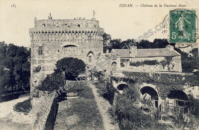 Carte postale ancienne Château de la Duchesse Anne — Dinan (Côtes-d'Armor)