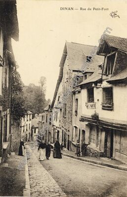 Carte postale ancienne Rue du Petit-Fort — Dinan (Côtes-d'Armor)