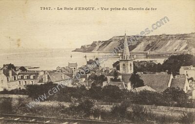 Carte postale ancienne La Baie d'Erquy - Vue prise du Chemin de fer — Erquy (Côtes-d'Armor)