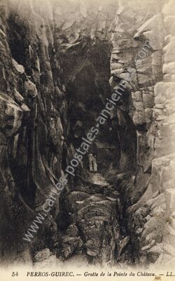 Carte postale ancienne Grotte de la Pointe du Château — Perros-Guirec (Côtes-d'Armor)