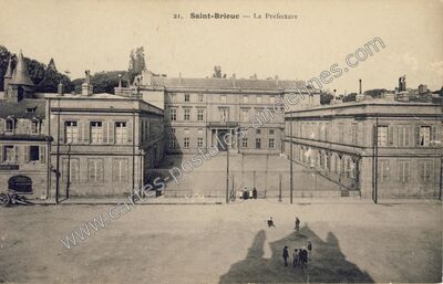 Carte postale ancienne La Préfecture — Saint-Brieuc (Côtes-d'Armor)