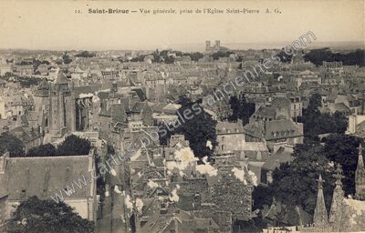 Carte postale ancienne Vue générale, prise de l'Eglise Saint-Pierre — Saint-Brieuc (Côtes-d'Armor)