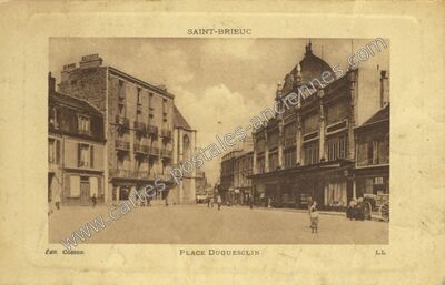 Carte postale ancienne Place Duguesclin — Saint-Brieuc (Côtes-d'Armor)