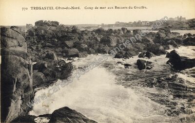 Carte postale ancienne Coup de mer aux Rocners du Gouffre — Trégastel (Côtes-d'Armor)