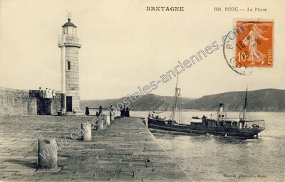Carte postale ancienne Le Phare — Binic (Côtes-d'Armor)