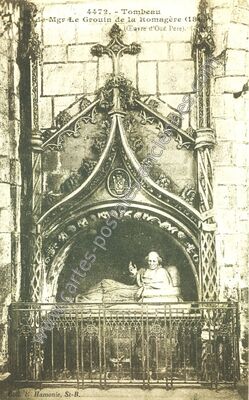 Carte postale ancienne Tombeau de Mgr Le Grouin de la Romagère, (Œuvre d'Ogé Père) — Saint-Brieuc (Côtes-d'Armor)
