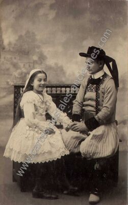 Carte postale ancienne Costumes Bretons — Non Localisée (Côtes-d'Armor)