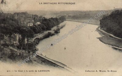 Carte postale ancienne Le Guer à la sortie — Lannion (Côtes-d'Armor)