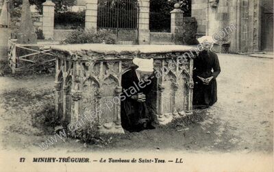 Carte postale ancienne Le Tombeau de Saint-Yves — Minihy-Tréguier (Côtes-d'Armor)