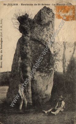 Carte postale ancienne Le Menhir — Saint-Julien (Côtes-d'Armor)