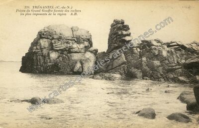 Carte postale ancienne Pointe du Grand Gouffre formée des rochers les plus imposants de la région — Trégastel (Côtes-d'Armor)