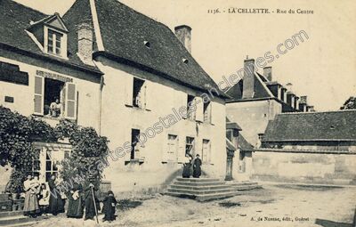 Carte postale ancienne Rue du Centre — La Cellette (Creuse)