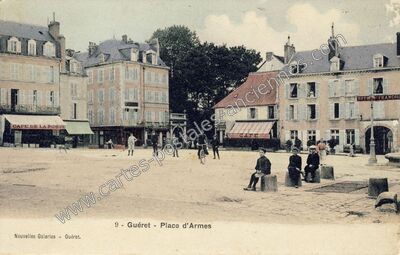 Carte postale ancienne Place d'Armes — Guéret (Creuse)