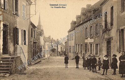 Carte postale ancienne La Grande-Rue — Lépaud (Creuse)