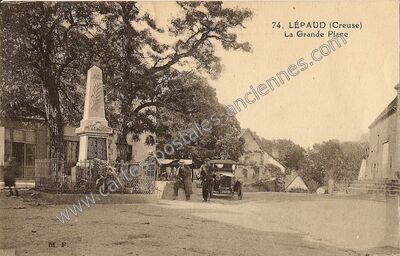 Carte postale ancienne La Grande Place — Lépaud (Creuse)