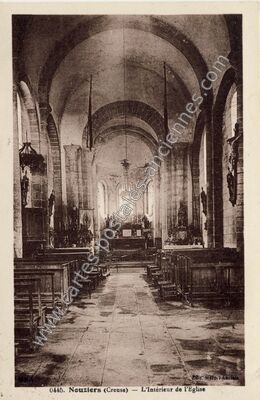 Carte postale ancienne L'Intérieur de l'Eglise — Nouziers (Creuse)