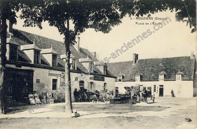 Carte postale ancienne Place de l'Église — Nouziers (Creuse)
