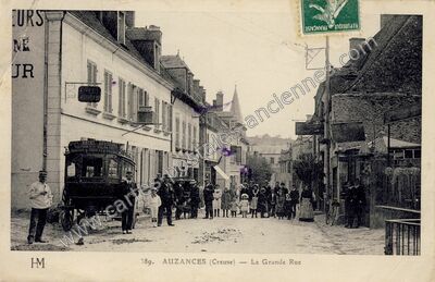 Carte postale ancienne La Grande Rue — Auzances (Creuse)
